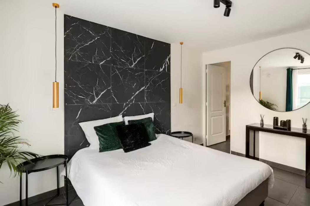 Le Chill Suite & Spa 布瓦西-圣莱热 外观 照片